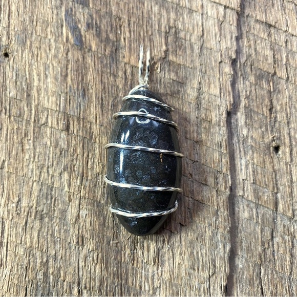 Black Jasper Basanite Oval Twisted Wrapped Necklace Pendant - Picture 1 of 4